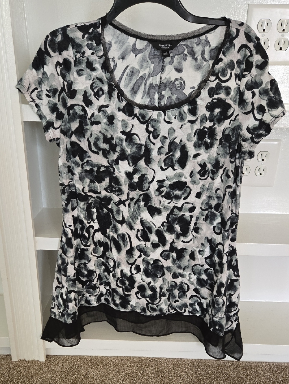 Simply Vera Vera Wang Black Green & White Floral Short-Sleeve Tunic